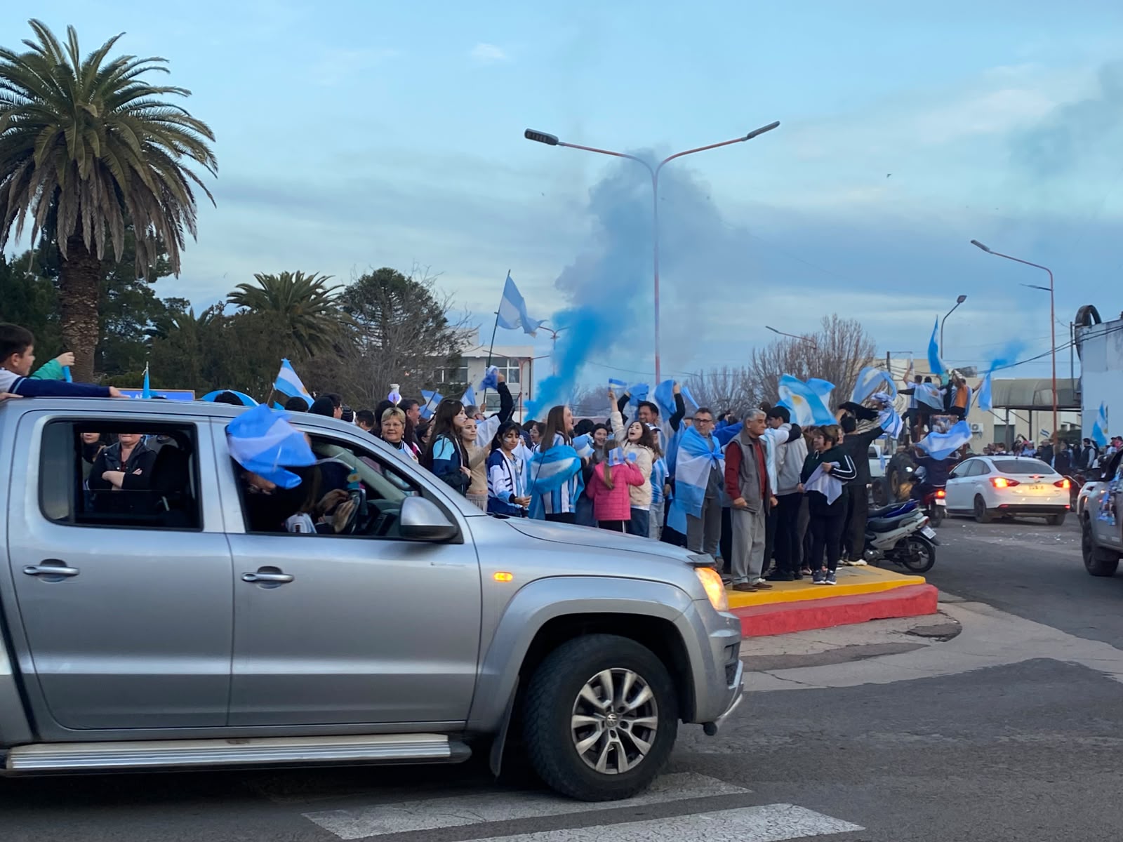 Argentina es finalista del Mundial y Eduardo Castex explotó de alegría: el centro se llenó de hinchas tras la histórica clasificación