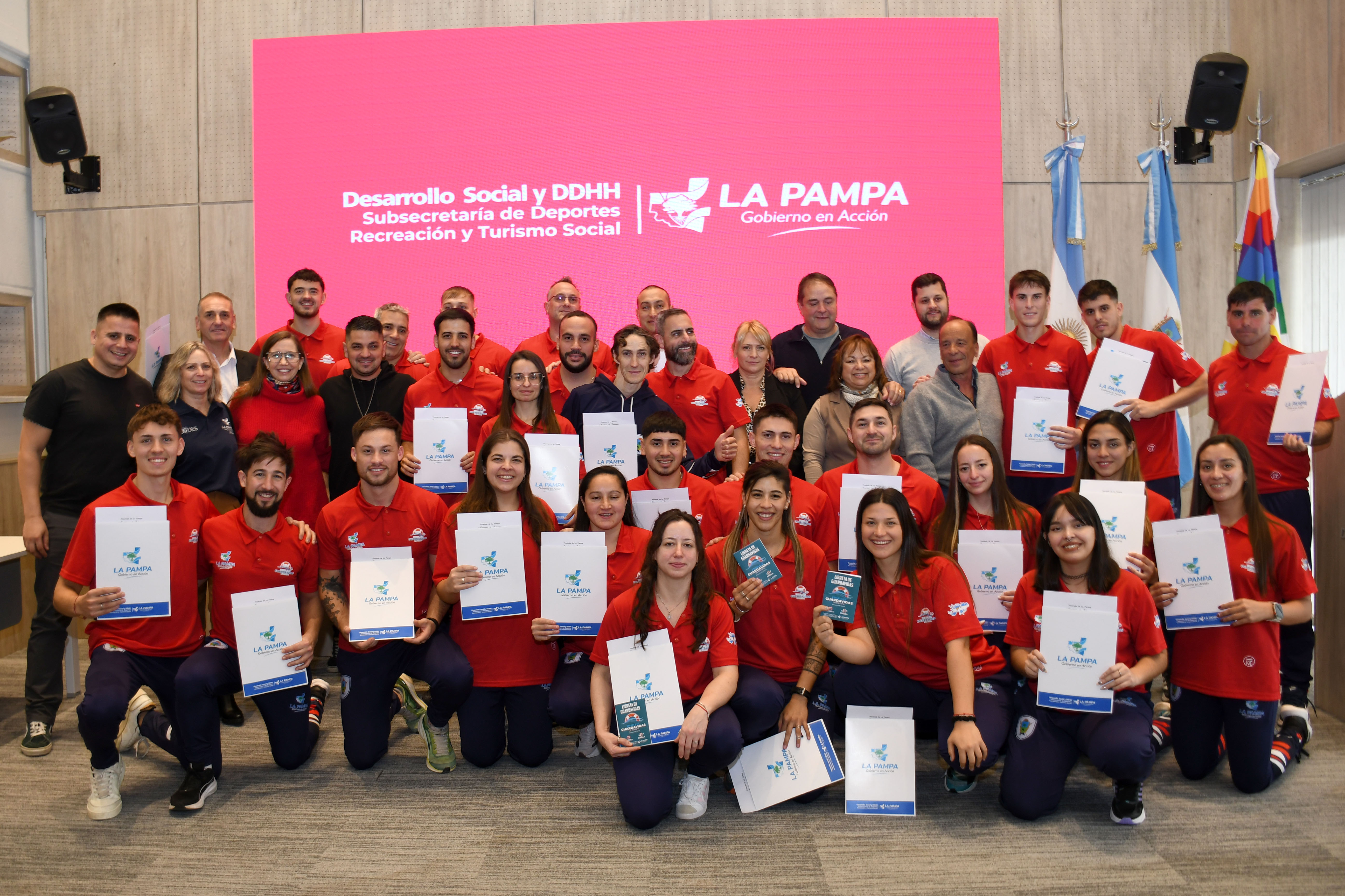Dos castenses recibieron su diploma en la tercera promoción de Guardavidas de La Pampa